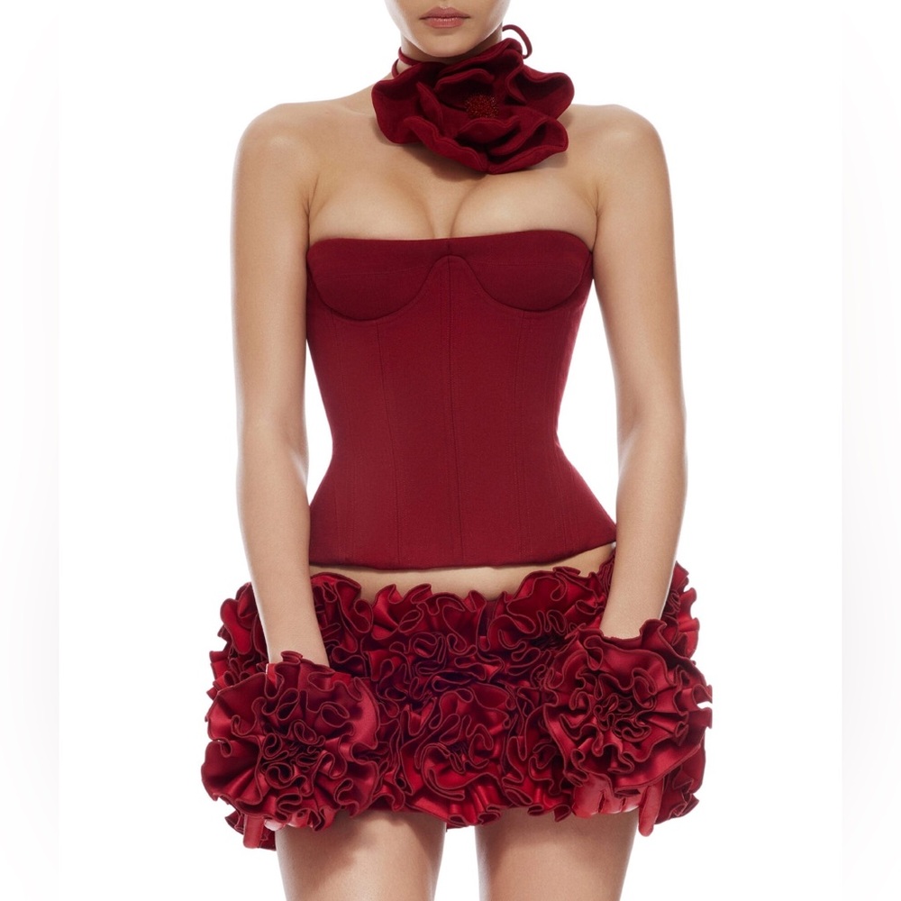 ‼️SOLD‼️

Fanci club set in red corset & skirt